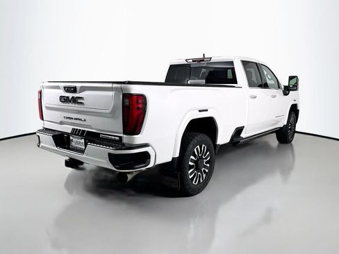 Used 2024 GMC Sierra 3500 Denali Ultimate AWD/4WD image 5