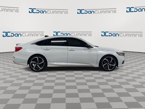 Used 2022 Honda Accord Sport image 9