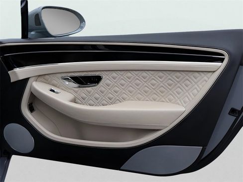 Used 2022 Bentley Continental GT image 16