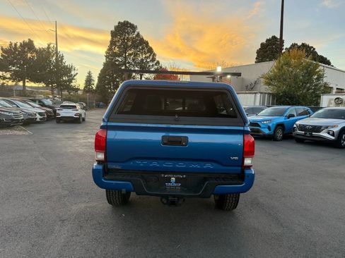 Used 2016 Toyota Tacoma TRD Off-Road w/ Premium & Technology Package image 5