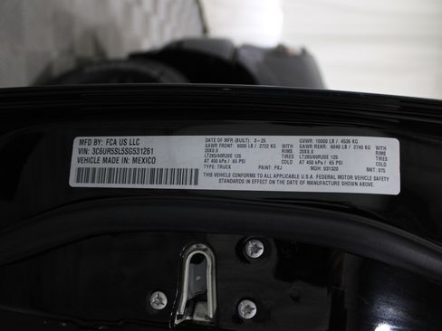 Used 2025 RAM 2500 Limited image 43