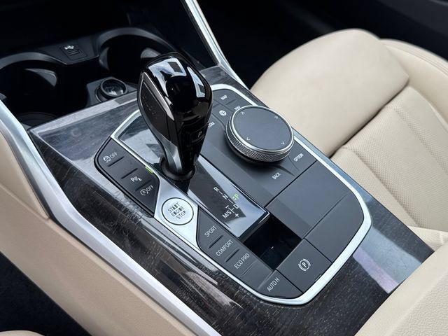 Used 2022 BMW 330i Sedan w/ Driving Assistance Package RWD image 26