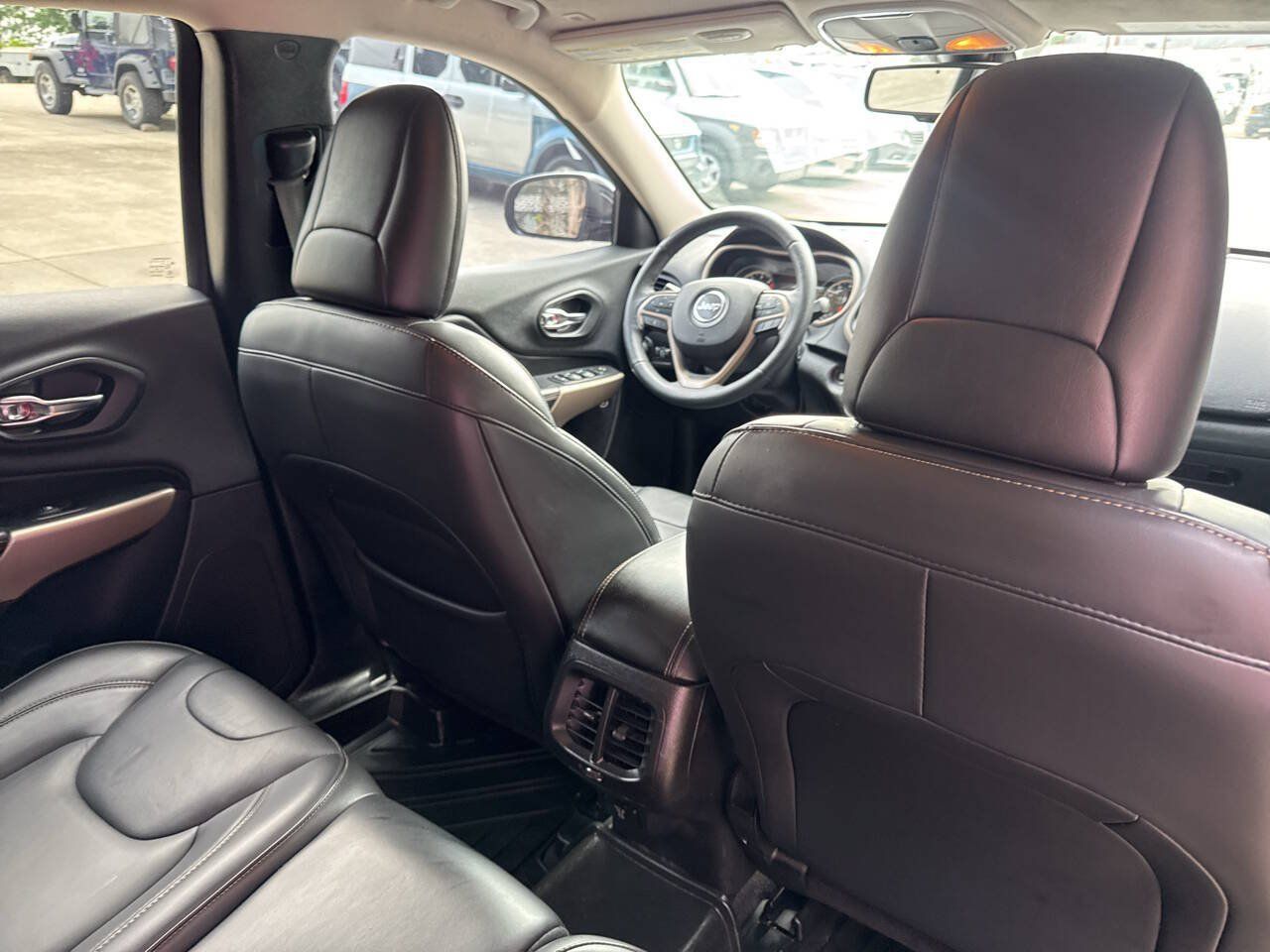 Used 2018 Jeep Cherokee Limited FWD image 13