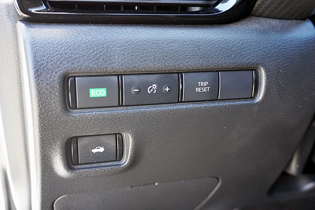 Used 2024 Nissan Sentra SV FWD image 33