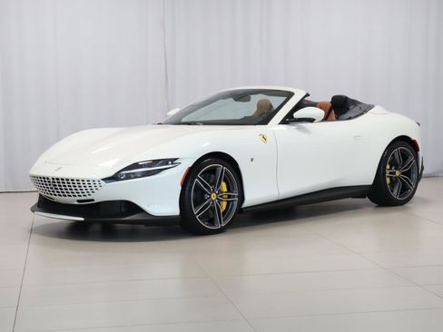 Certified 2024 Ferrari Roma Spider image 3