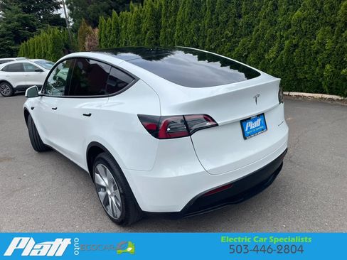 Used 2023 Tesla Model Y Long Range AWD/4WD image 10