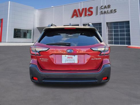 Used 2025 Subaru Outback Premium AWD/4WD image 7