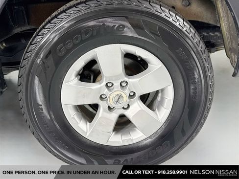 Used 2013 Nissan Frontier SV RWD image 27
