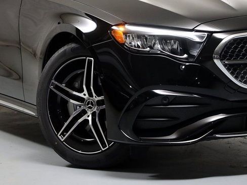 New 2026 Mercedes-Benz E 350 4MATIC Sedan image 3