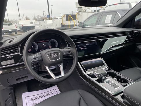 Used 2025 Audi Q8 Premium Plus image 33