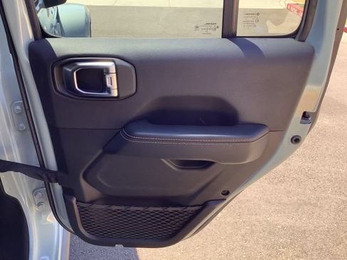 Used 2024 Jeep Wrangler Unlimited Sahara w/ Technology Group AWD/4WD image 38