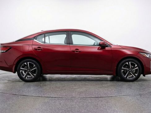 Used 2025 Nissan Sentra SV FWD image 11