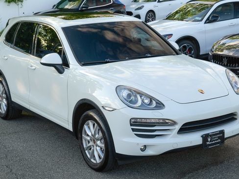 Used 2013 Porsche Cayenne AWD/4WD image 9