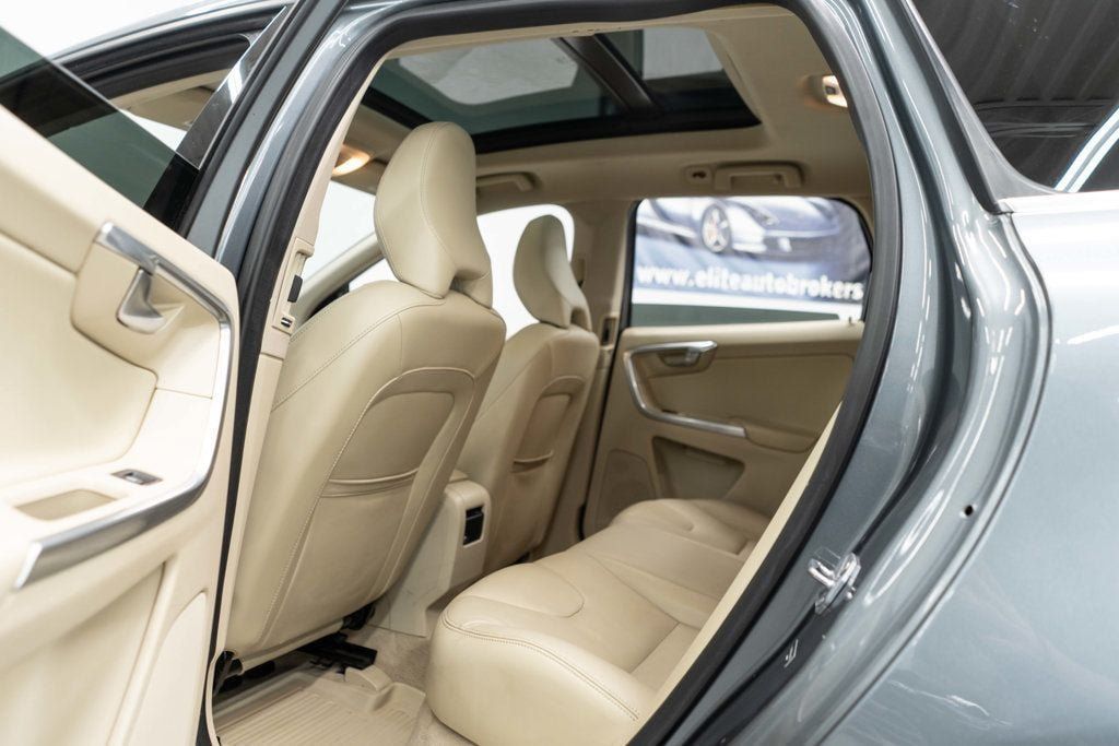 Used 2016 Volvo XC60 T5 Premier w/ Proximity Package FWD image 23