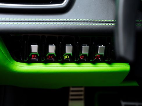 Used 2022 Lamborghini Huracan EVO RWD image 42