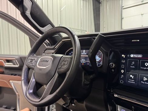 Used 2024 GMC Sierra 2500 Denali Ultimate AWD/4WD image 13
