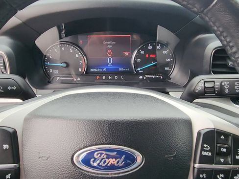 Used 2024 Ford Explorer XLT w/ Equipment Group 202A image 33