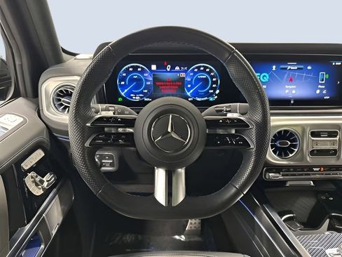 Used 2025 Mercedes-Benz G 580 w/ EQ Technology image 17