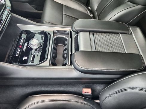 New 2026 Jeep Grand Wagoneer L 4WD image 28