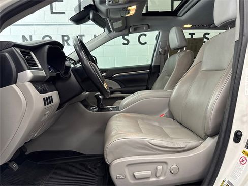 Used 2017 Toyota Highlander Limited image 20
