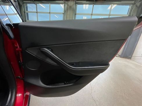 Used 2023 Tesla Model Y Performance AWD/4WD image 22