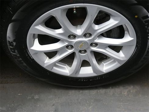 Used 2020 Chevrolet Equinox LT image 29