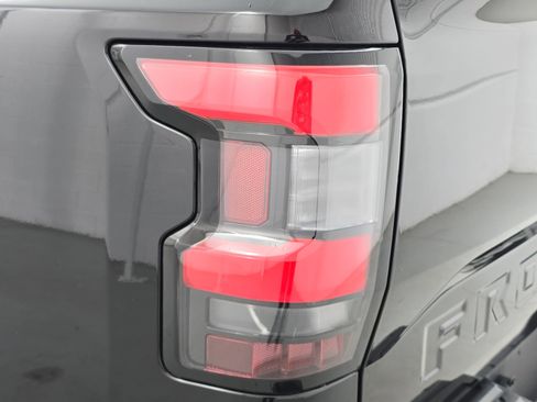 Certified 2022 Nissan Frontier SV w/ Technology Package AWD/4WD image 32