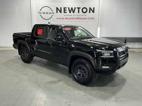Used 2025 Nissan Frontier PRO-4X image 1