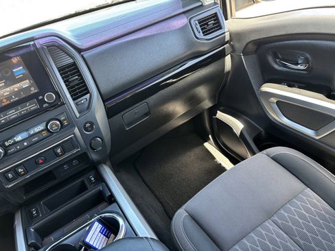 Used 2023 Nissan Titan SV w/ SV Convenience Package RWD image 17