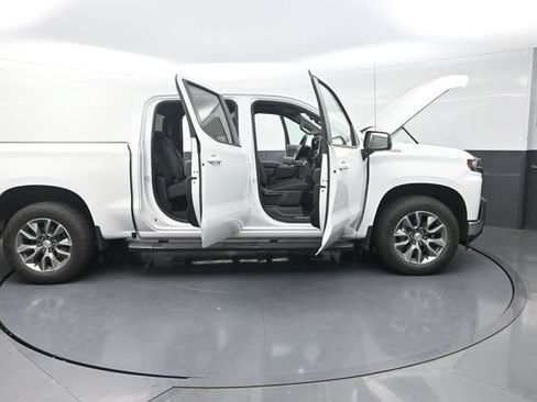 Used 2022 Chevrolet Silverado 1500 LT w/ Z71 Off-Road Package AWD/4WD image 46