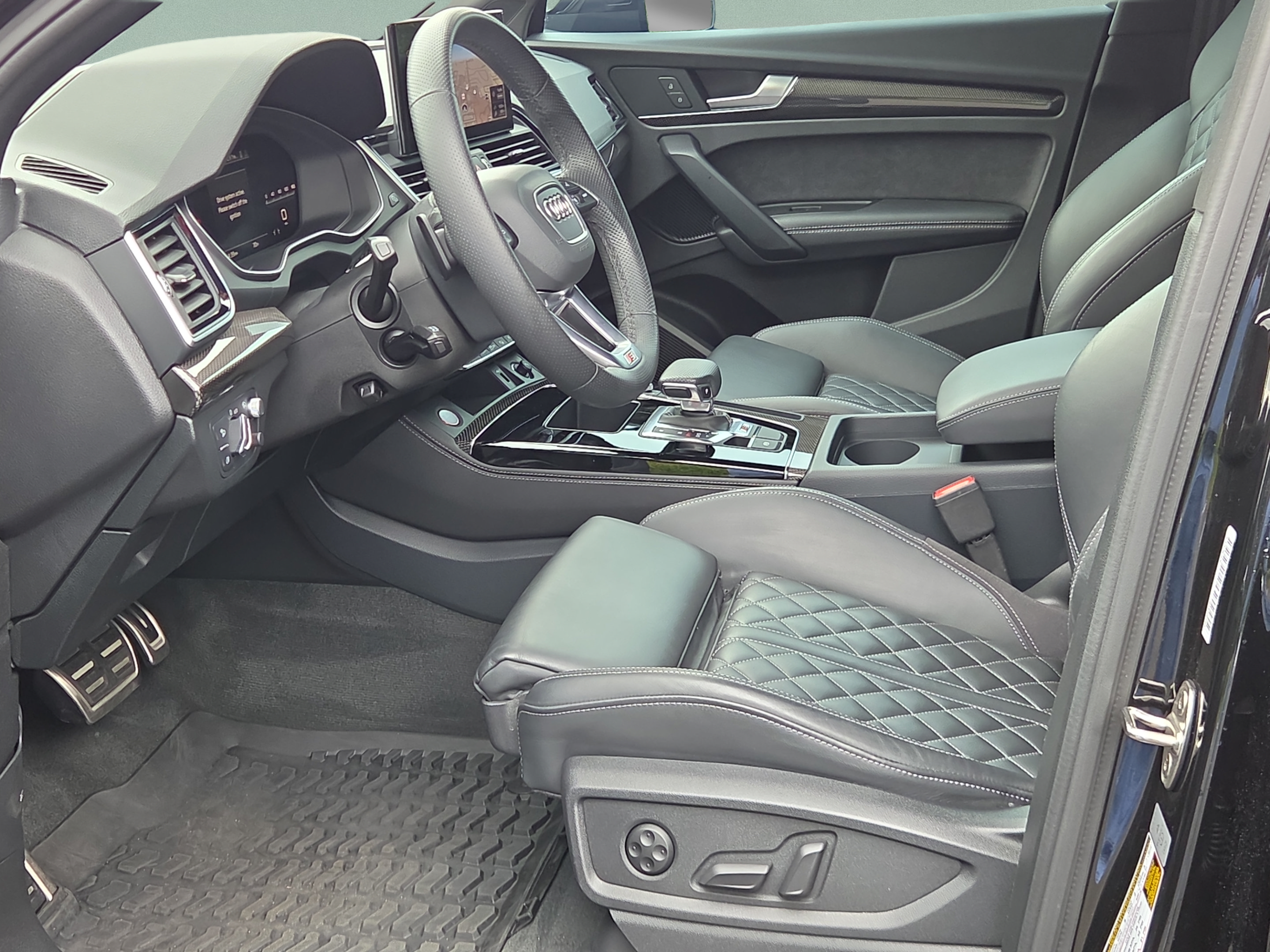 Used 2025 Audi SQ5 Prestige AWD/4WD image 9