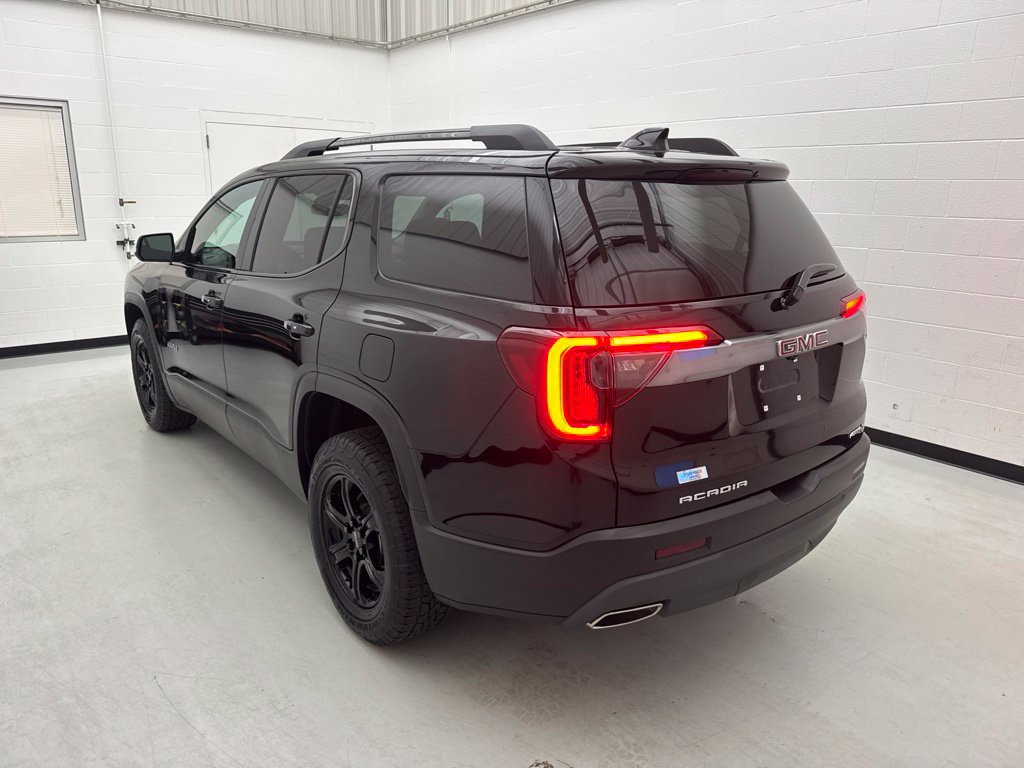 Used 2023 GMC Acadia AT4 w/ Technology Package AWD/4WD image 4