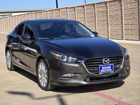 Used 2017 MAZDA MAZDA3 Touring image 3