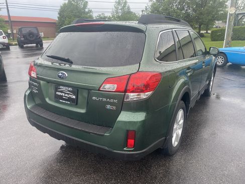 Used 2011 Subaru Outback 2.5i Premium image 5