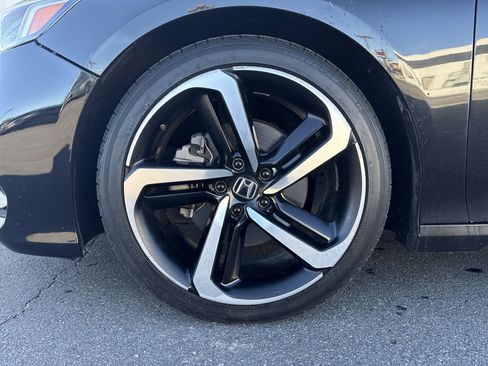 Used 2019 Honda Accord Sport image 5