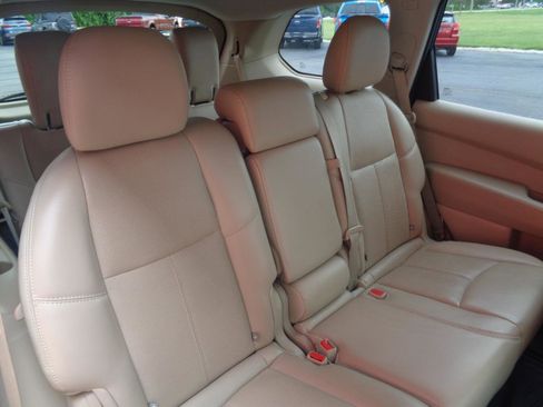 Used 2017 Nissan Pathfinder Platinum AWD/4WD image 16