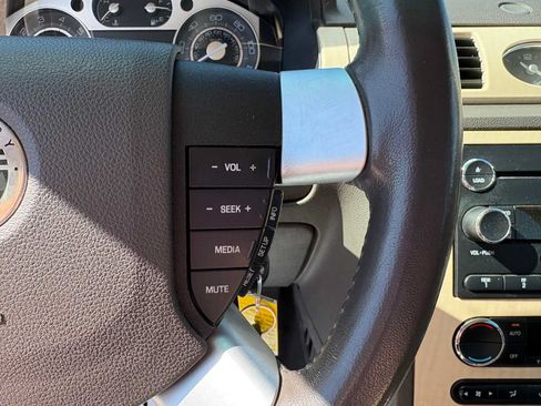 Used 2009 Mercury Sable Sedan FWD image 16