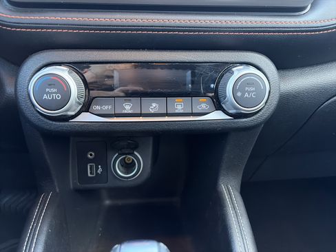 Used 2020 Nissan Kicks SR image 16