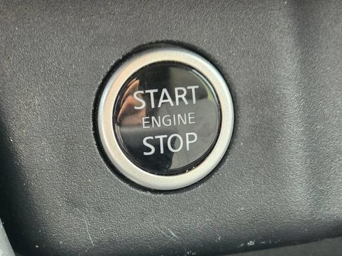 Used 2023 Nissan Rogue SV FWD image 29