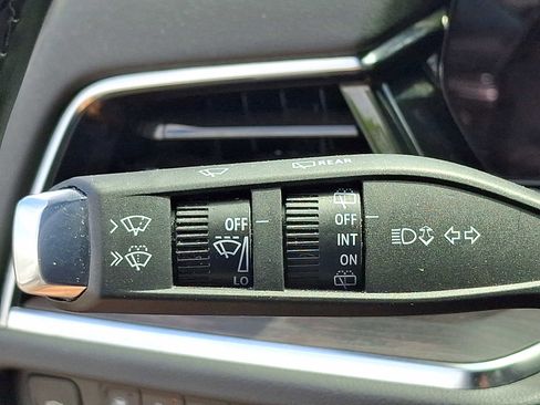 Used 2025 Chevrolet Tahoe LT AWD/4WD image 26