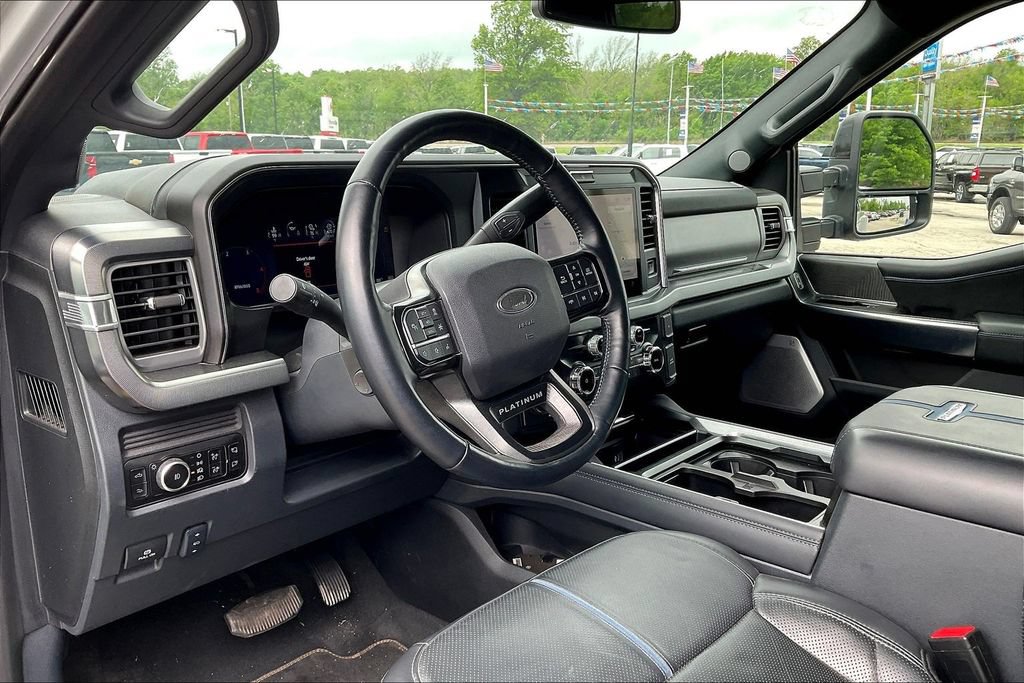 Used 2025 Ford F450 Platinum AWD/4WD image 23