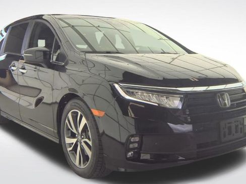 Used 2023 Honda Odyssey Touring image 3