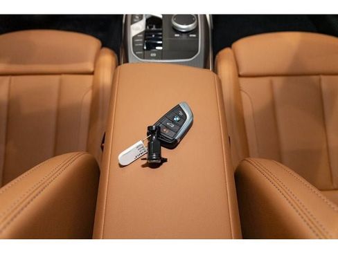 New 2026 BMW 330i xDrive Sedan w/ Convenience Package AWD/4WD image 80