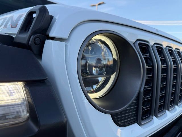 Used 2025 Jeep Wrangler Unlimited Rubicon AWD/4WD image 10