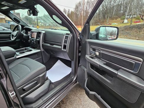 Used 2022 RAM 1500 Classic Warlock w/ Electronics Group image 9
