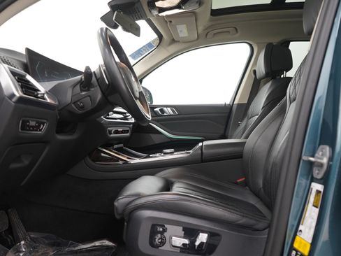 Used 2023 BMW X7 xDrive40i image 25