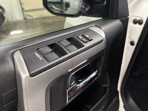 Used 2020 Toyota 4Runner Limited AWD/4WD image 26