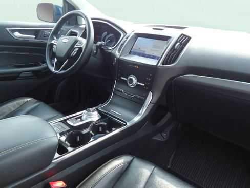 Used 2020 Ford Edge Titanium AWD/4WD image 13