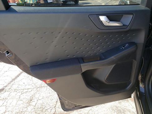 Used 2020 Ford Escape SE image 13