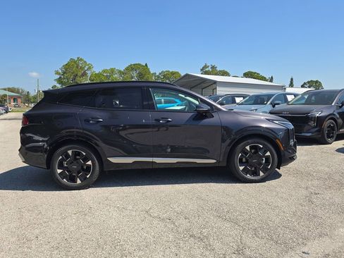 New 2026 Kia Sportage SX FWD image 9